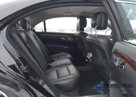 2010 Mercedes-Benz S 550 4Matic z USA, uszkodzony, nr VIN WDDNG8GB5AA314073